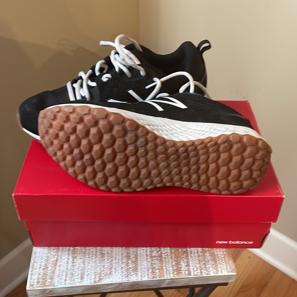 New Balance turf shoes Size 7 boys.  Black and white - Great condition